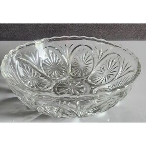Vintage Anchor Hocking Glass Bowl with Scalloped Edge Clear
